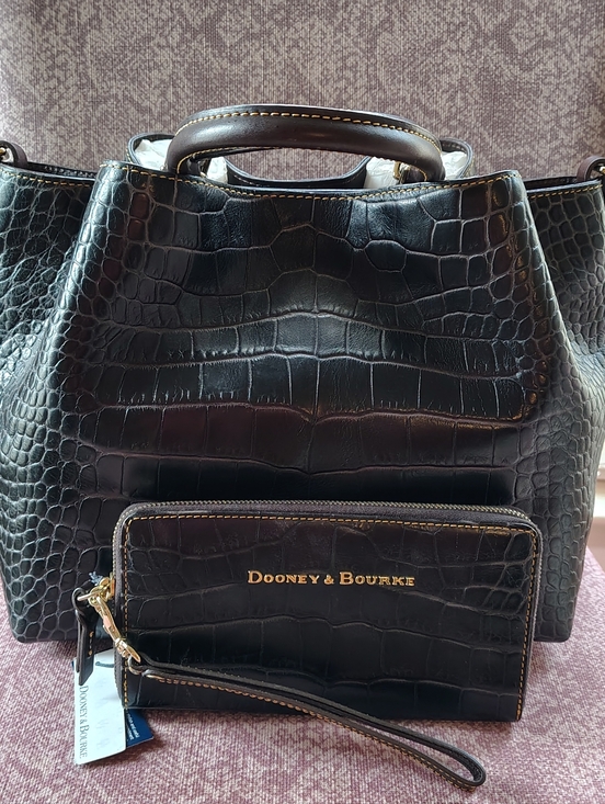 Dooney & Bourke Large Barlow Satchel & Wallet - Picture 5 of 6